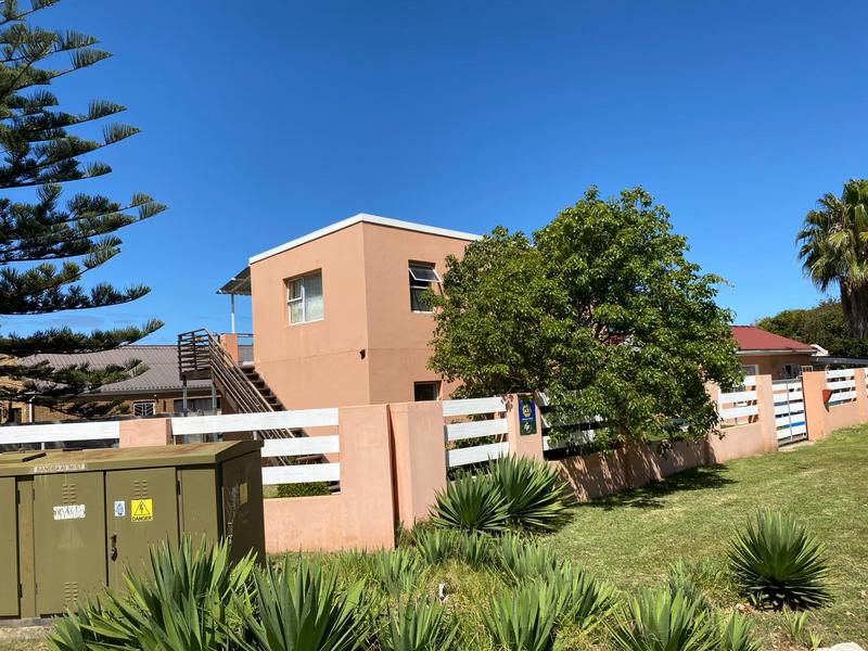 5 Bedroom Property for Sale in Sandbaai Western Cape